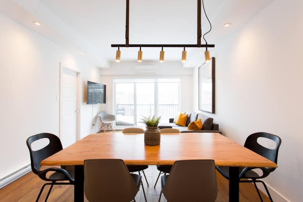 Sleek Condo In The Heart Of Little Italy By Den Stays Montréal Dış mekan fotoğraf